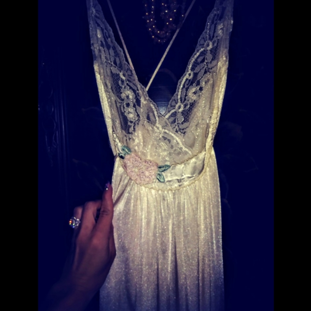 ❤ Darling vintage nightgown